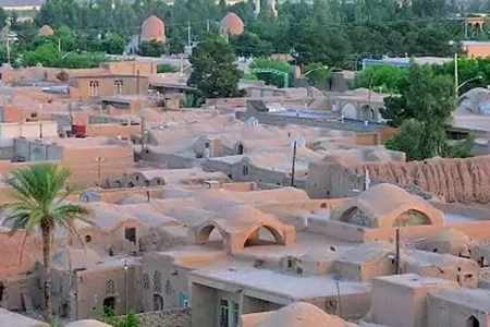  اردستان پایتخت نخستین‌های صنعت گردشگری ایران  