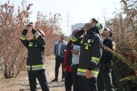 امداد شجاعانه آتش‌نشانان خمینی‌شهر؛ نجات جوان ۲۶ ساله از خودکشی