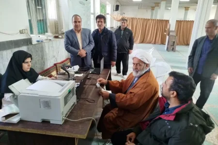 توسط اهالی روستای شهیدپرور کفران شهرستان ورزنه محقق شد