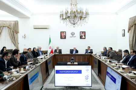 راهبرد دولت، اولویت دادن به مسائل اقتصادی و معیشتی مردم است