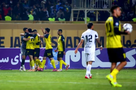 سپاهان ۲ – فجر سپاسی شیراز ۰