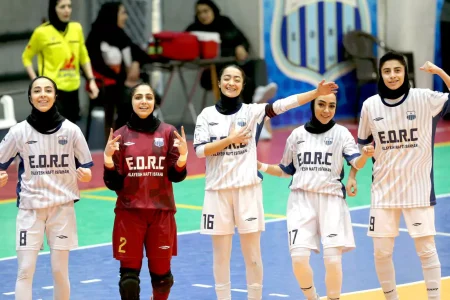 نفتی‌ها ۴ – فولادی‌ها ۲