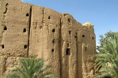 مرمت و احیا «دژ بیاضه» خور و بیابانک