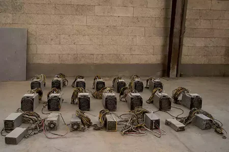 کشف ماینرهای غیرمجاز در شاهین‌شهر