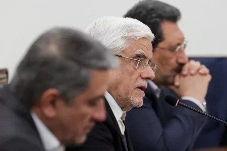 بازاریان و دانشجویان وفادارترین گروه‌ها به آرمان‌های انقلاب اسلامی