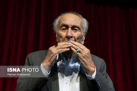 استاد جزی‌زاده در تخت‌فولاد آرام می‌گیرد