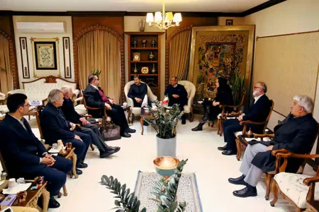 پیگیری تدوین طرح رویداد ملی طراحی فرش اصفهان