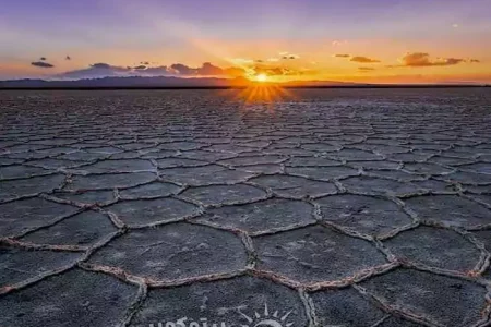 سرنوشت دریاچه ارومیه پیش‌روی دریاچه نمک اصفهان