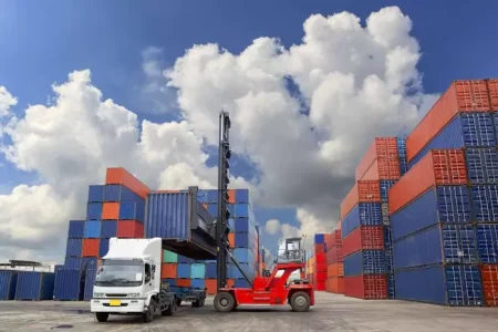 افزون بر ۱۹۴میلیون دلار کالا طی ۱۰ ماه از کاشان صادر شد