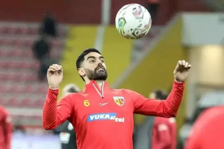 بازگشت کریمی به سپاهان