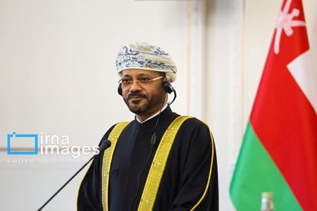 عمان از گفت‌وگوهای سازنده با طرف ایرانی درباره تنگه هرمز خبر داد
