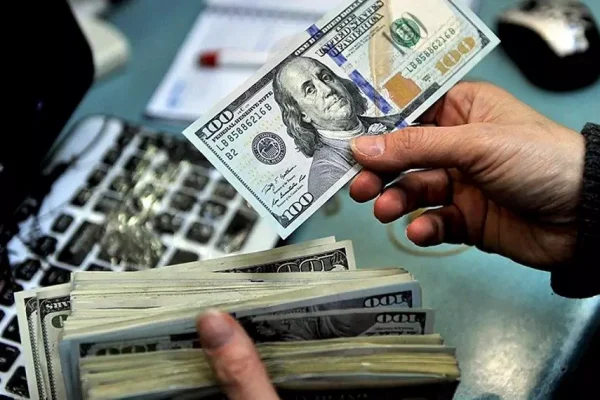 تأثیر نرخ ارز بر بودجه دولت: از درآمد کوتاه‌مدت تا بحران بلندمدت