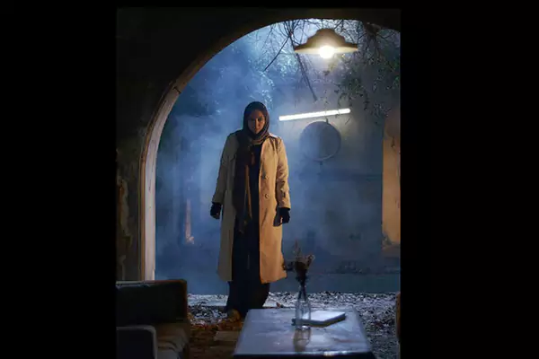 نقد فیلم بیلبورد؛ فرصت سوزی دشتی در فجر با بازی حیایی و درگاهی