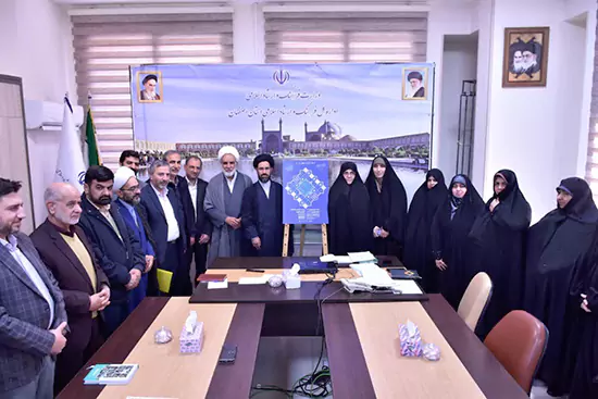 مدیرکل فرهنگ و ارشاد اسلامی اصفهان بر موضع‌گیری محکم در برابر هتک حرمت قرآن و مساجد و ضرورت رونق نمایشگاه قرآن استانی تأکید کرد.