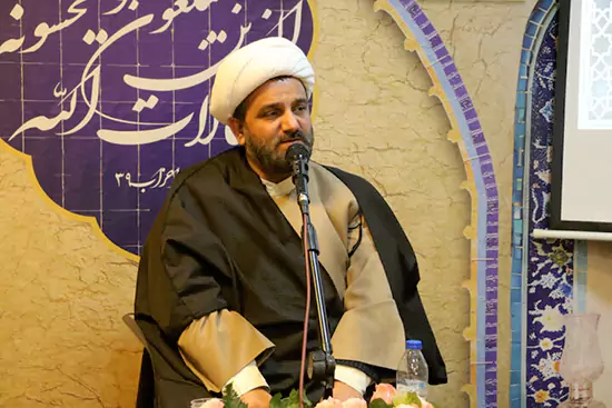 مدیرکل تبلیغات اسلامی استان اصفهان گفت: حضور پررنگ مردم در راهپیمایی ۲۲ بهمن دشمنان را از طمع به خاک ایران نا امید می‌کند.
به گزارش سرویس شهری پایگاه خبری سپاهان خبر حجت‌الاسلام و المسلمین مهدی فوقی با اشاره به در پیش رو بودن راهپیمایی ۲۲ بهمن اظهار کرد: در آستانه یوم‌الله بیست و دوم بهمن ماه شاهد یکی از جلوه‌های همبستگی و احساس تکلیف و وفاداری به آرمان‌های انقلاب اسلامی هستیم.
وی افزود: راهپیمایی ۲۲ بهمن فرصتی است تا مردم شهیدپرور اصفهان، از آحاد اقشار تا هیئات مذهبی، با حضوری جدی و معنادار، برگ تازه‌ای بر کارنامه افتخارآمیز خود اضافه کنند و پیام روشنی به بدخواهان این ملت بدهند که این سرزمین همچنان صاحبانی هوشیار و وفادار دارد.
مدیرکل تبلیغات اسلامی استان اصفهان گفت: حضور پررنگ مردم در راهپیمایی ۲۲ بهمن دشمنان را از طمع به خاک ایران نا امید می‌کند.
