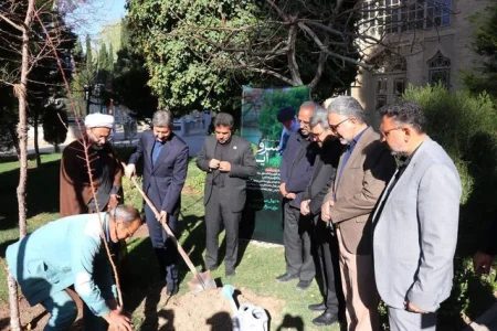 درختکاری، تدام راه «باغبان انقلاب»
