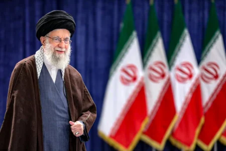 امام شهید انقلاب همه ملت ایران را فرزندان خود می‌دانستند و همواره دعاگوی آنان بودند