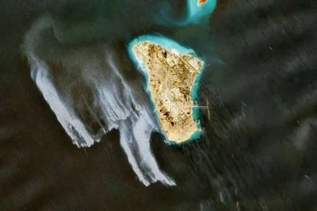 پشت پرده دروغ جدید غربی ها درباره نشت نفت از جزیره خارک