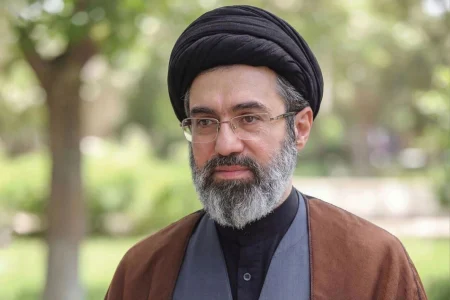 رهبر انقلاب: ملت ایران با بعثت تازه خود مایه مباهات ملت‌های آزاده جهان شد