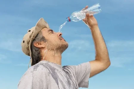 برای پیشگیری از گرمازدگی چه اقداماتی را پیشنهاد می دهید؟