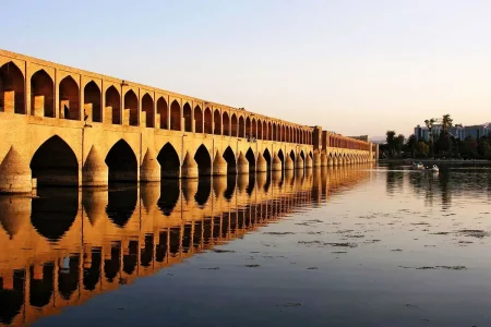 جریان آب زاینده رود تا ۲۴ ساعت آینده به اصفهان می‌رسد