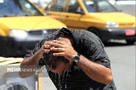 گرمای ۴۵ درجه در خور؛ باد شدید شرق و شمال اصفهان را درمی‌نوردد