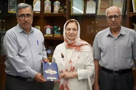 مهر بانویی نیکاندیش بذر آموزش کاشت