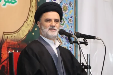 نبویان: عبور کشتیهای کشورهای تحریمکننده ایران از تنگه هرمز ممنوع میشود