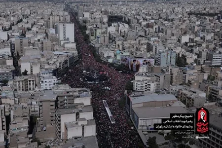 کاروان تشییع آقای شهید ایران در قم به راه افتاد