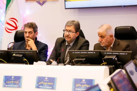 استاندار اصفهان: رقابت‌های انتخاباتی نباید موجب وقفه در توسعه استان شود