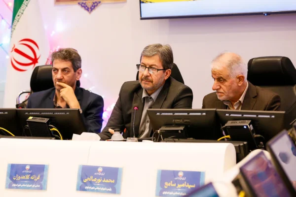 استاندار اصفهان: رقابت‌های انتخاباتی نباید موجب وقفه در توسعه استان شود
