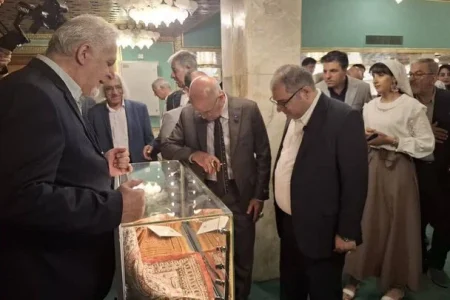 ۱۳۰ اثر هنری و تاریخی در دومین حراج صنایع دستی اصفهان عرضه شد