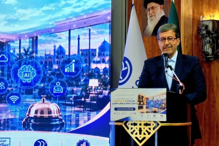 استاندار اصفهان: تحول در گردشگری بدون هوش مصنوعی امکان‌پذیر نیست