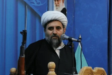 امام جمعه موقت اصفهان: ایرانیها آمریکا را از منطقه بیرون خواهند کرد