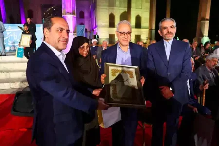 مدیر مسئول نسل فردا چهره شاخص شد