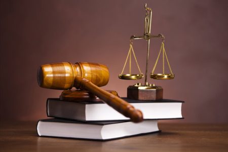 علت بازداشت وکیل اصفهانی در اینستاگرام؛ از انتشار اخبار کذب تا اتهام همکاری با رسانههای معاند