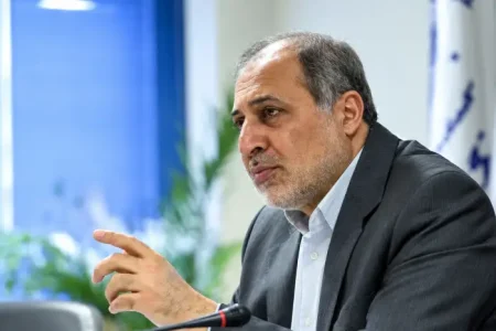 وجود کرم در غذای دانشگاه کاشان؛ نارضایتی دانشجو را باید به رسمیت شناخت